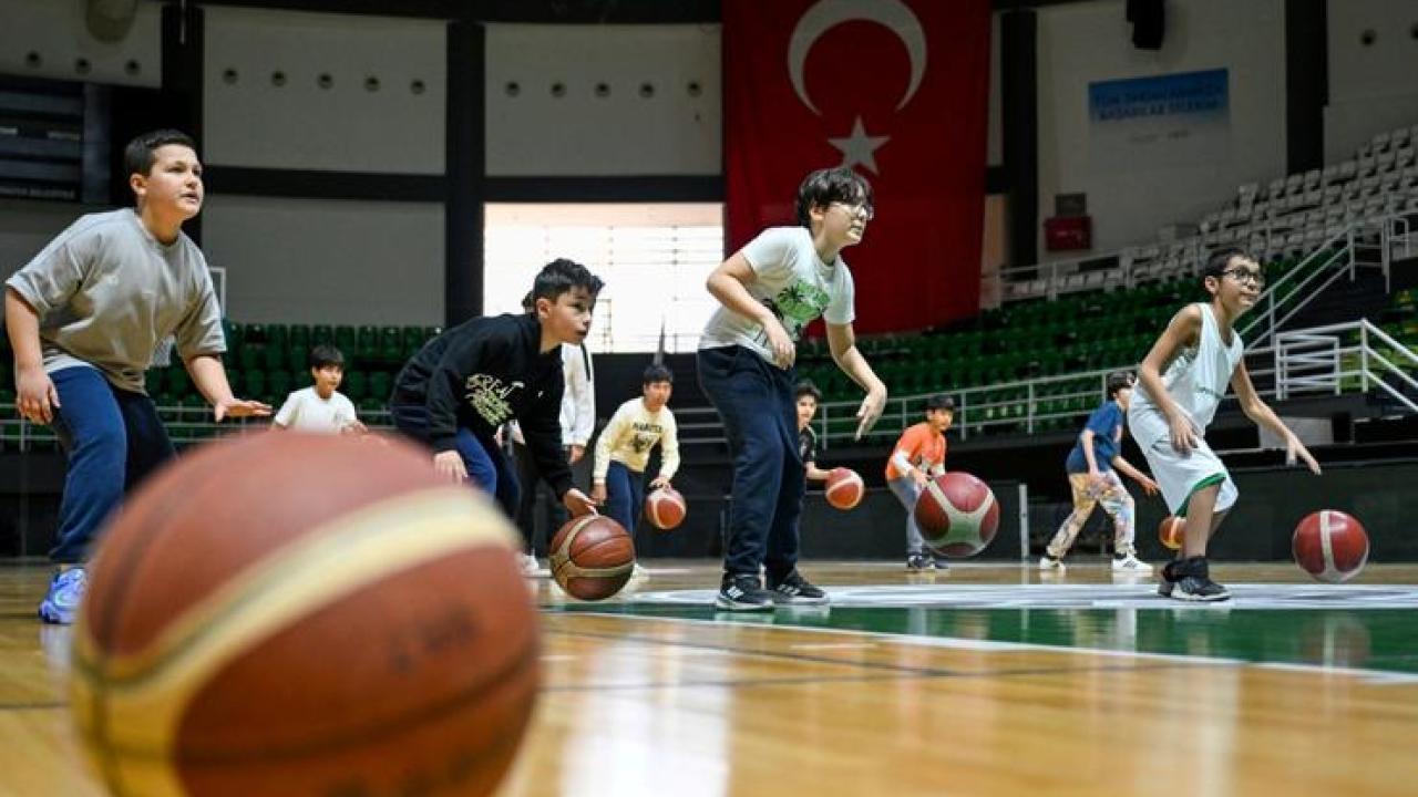 Potada gelecek var: Bornova’da çocuklar sporla büyüyor