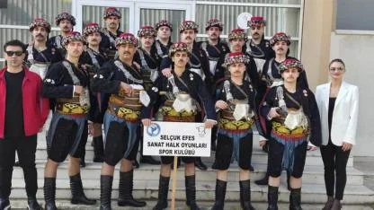 Selçuk Efes Sanat Halk Oyunları Ekibi İzmir İl Yarışması'nda Üçüncü Oldu