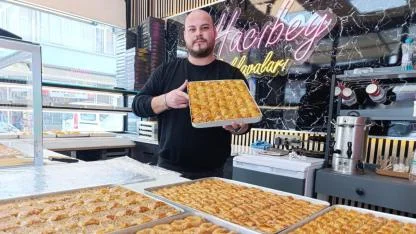 SİMAV’DA RAMAZAN AYININ BEREKETİ BAKLAVA SATIŞLARINA YANSIDI