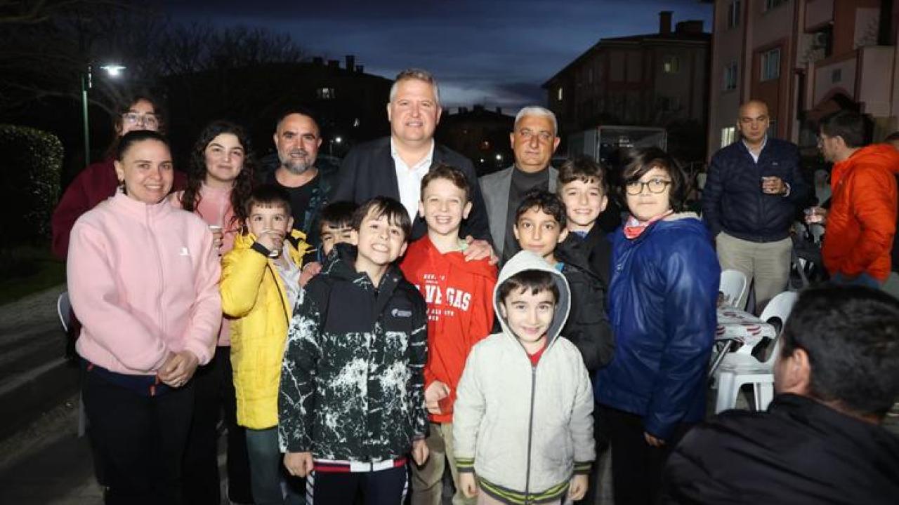 Urla’da Ramazan’ın bereketi dayanışma sofralarında paylaşıldı