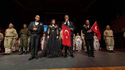 ''Uyan Memet'' Çanakkale ruhunu sahneye taşıdı