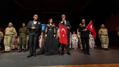 ''Uyan Memet'' Çanakkale ruhunu sahneye taşıdı