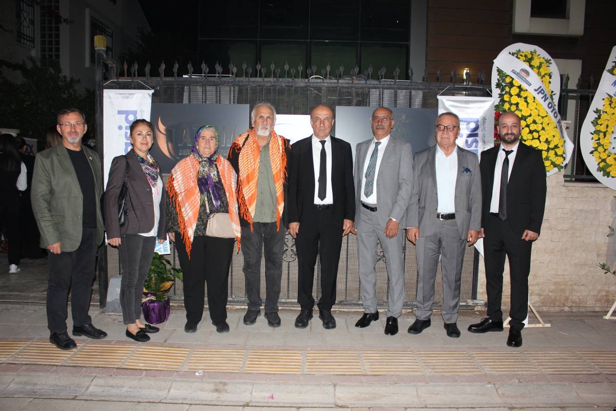 İZMASİD’ten “Sonbahara Merhaba” Kokteyli: Manisalı İş İnsanları İzmir’de Buluştu