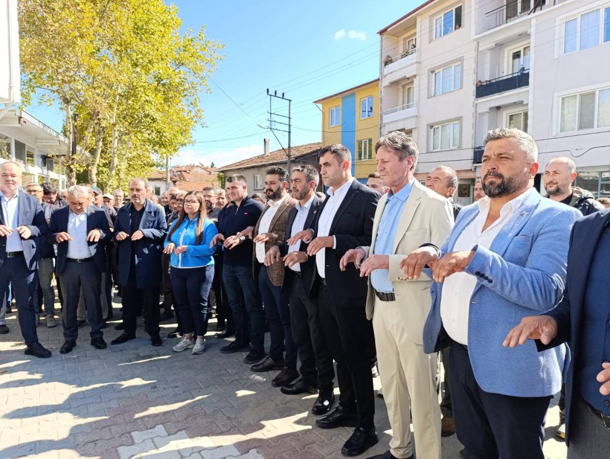 SİMAV AKDAĞ KINIK MAHALLESİ’NDE ON BİNLER YAĞMUR İÇİN DUA ETTİ