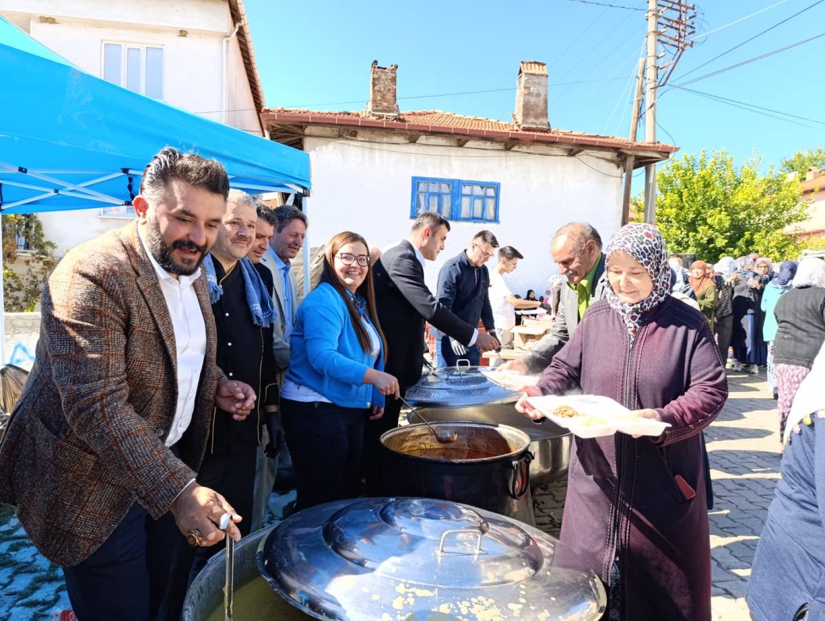 SİMAV AKDAĞ KINIK MAHALLESİ’NDE ON BİNLER YAĞMUR İÇİN DUA ETTİ