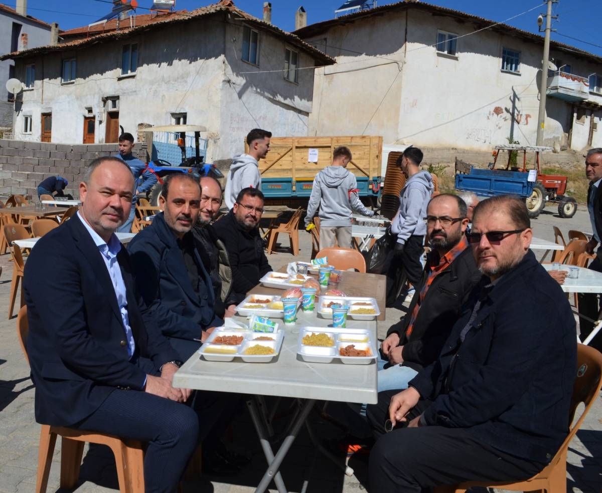 SİMAV AKDAĞ KINIK MAHALLESİ’NDE ON BİNLER YAĞMUR İÇİN DUA ETTİ