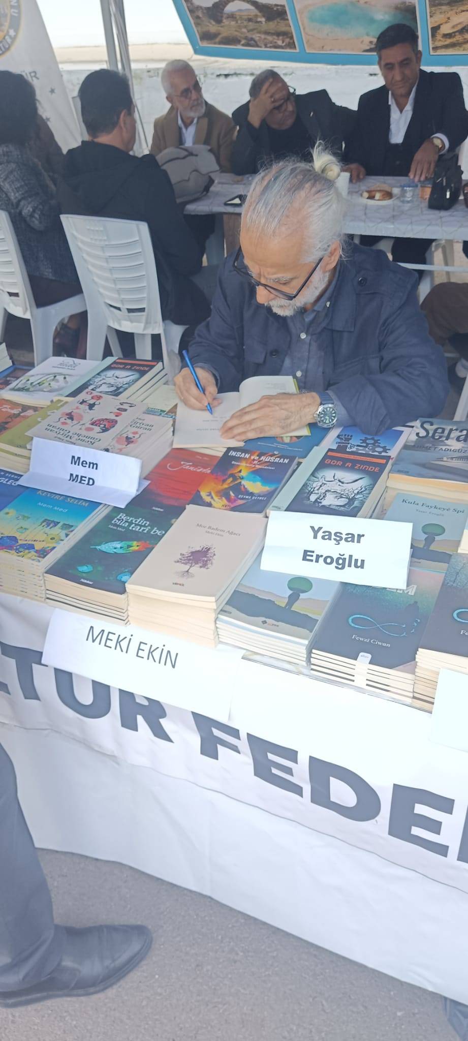 KİTAP FUARI'NDA AĞRI RÜZGARI