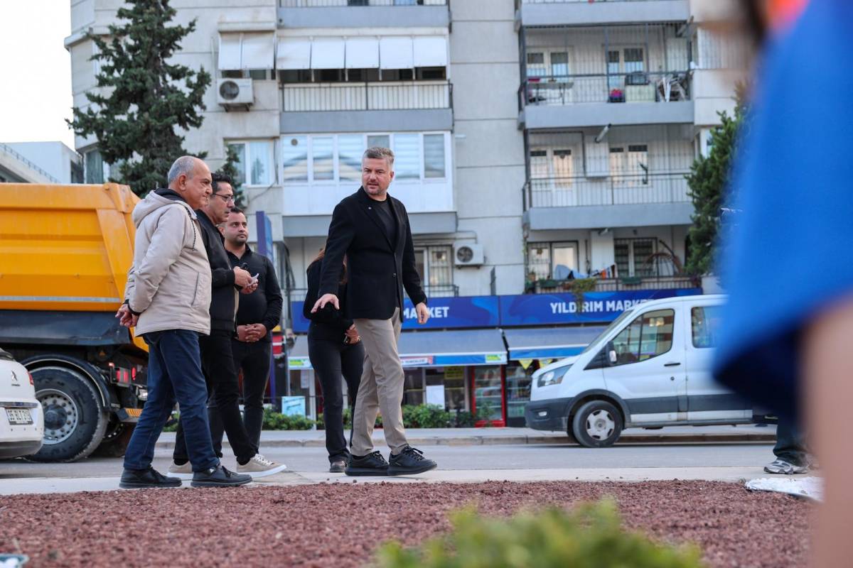 Buca’da az su isteyen bitkilerle yeşil alanlarda büyük dönüşüm