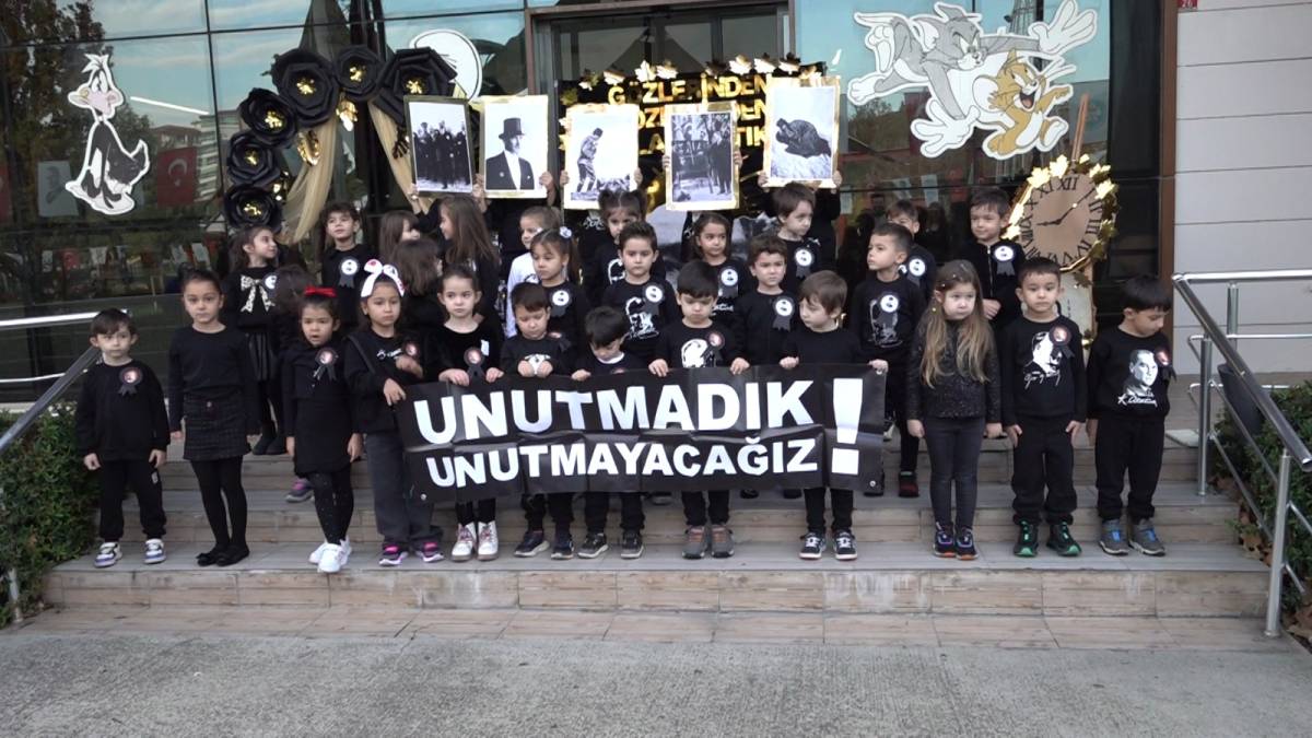 Büyükşehir’de Saatler Ata’ya Saygı için Durdu