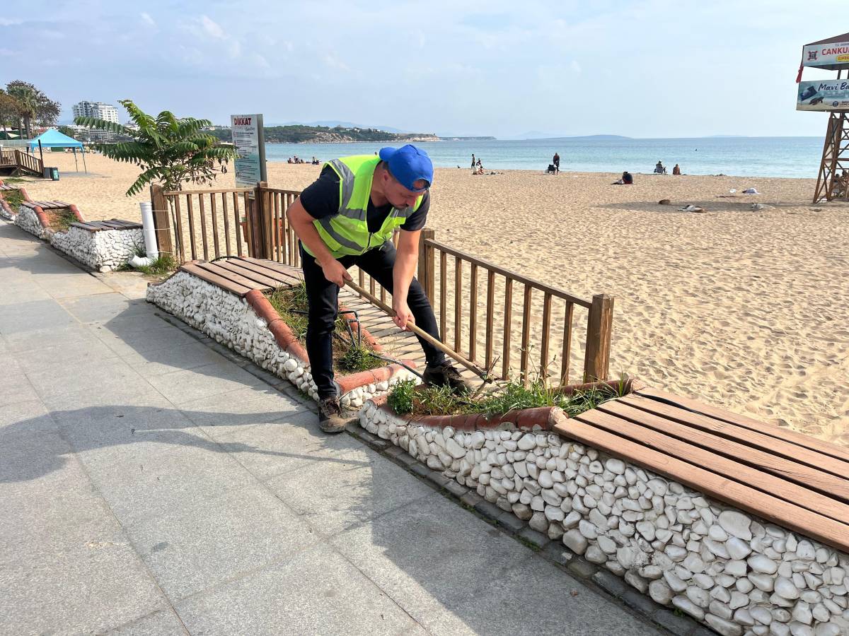 BAŞKAN ÇERÇİOĞLU, AYDIN’I RENGARENK ÇİÇEKLER İLE SÜSLÜYOR