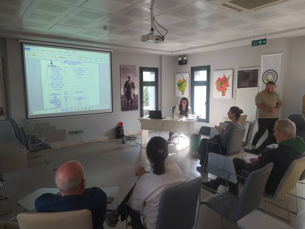 İZMİR BÜYÜKŞEHİR BELEDİYESİ’NDEN EFES SELÇUKLU ÜRETİCİLERE TOPRAK ANALİZİ DESTEĞİ