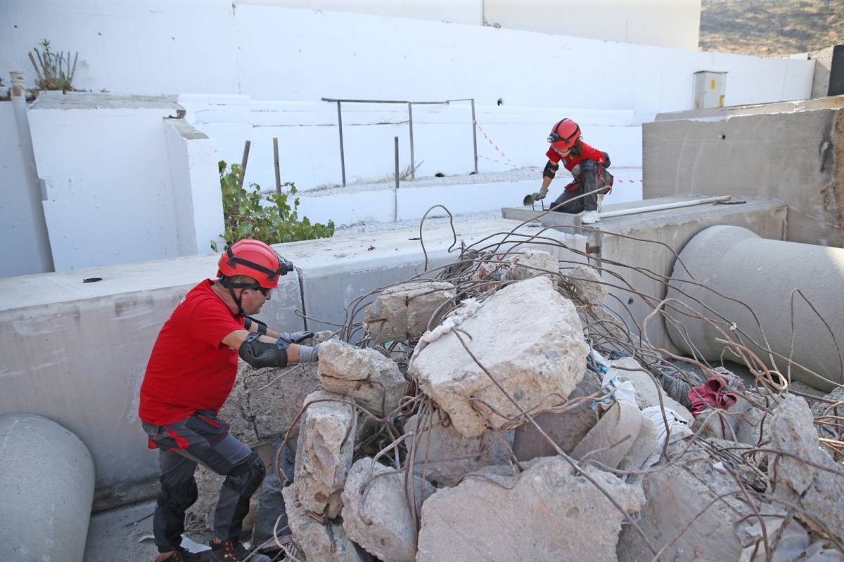 Karşıyaka’nın Arama Kurtarma Ekibi eğitimlerini tamamladı