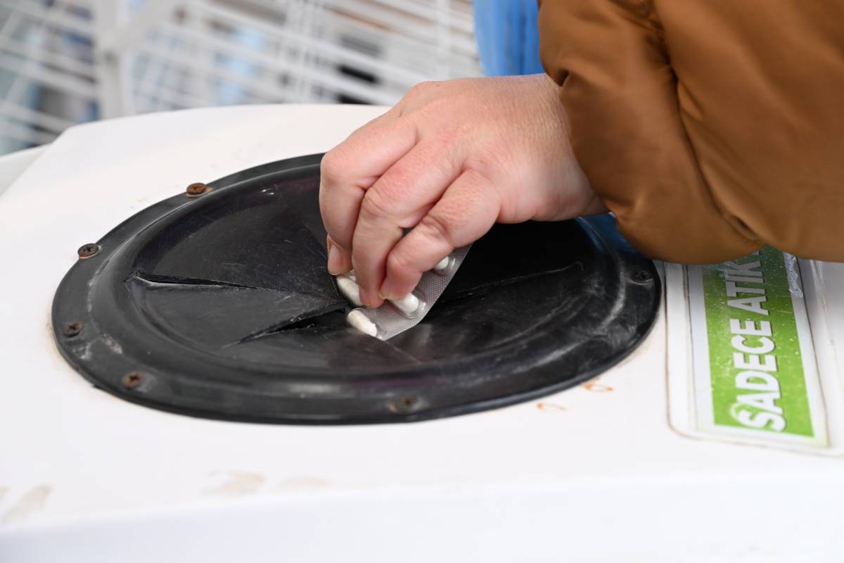 Büyükşehir’den Çevreci Bir Proje Daha… Atık İlaçlar Çevreyi Kirletmeden Toplanacak