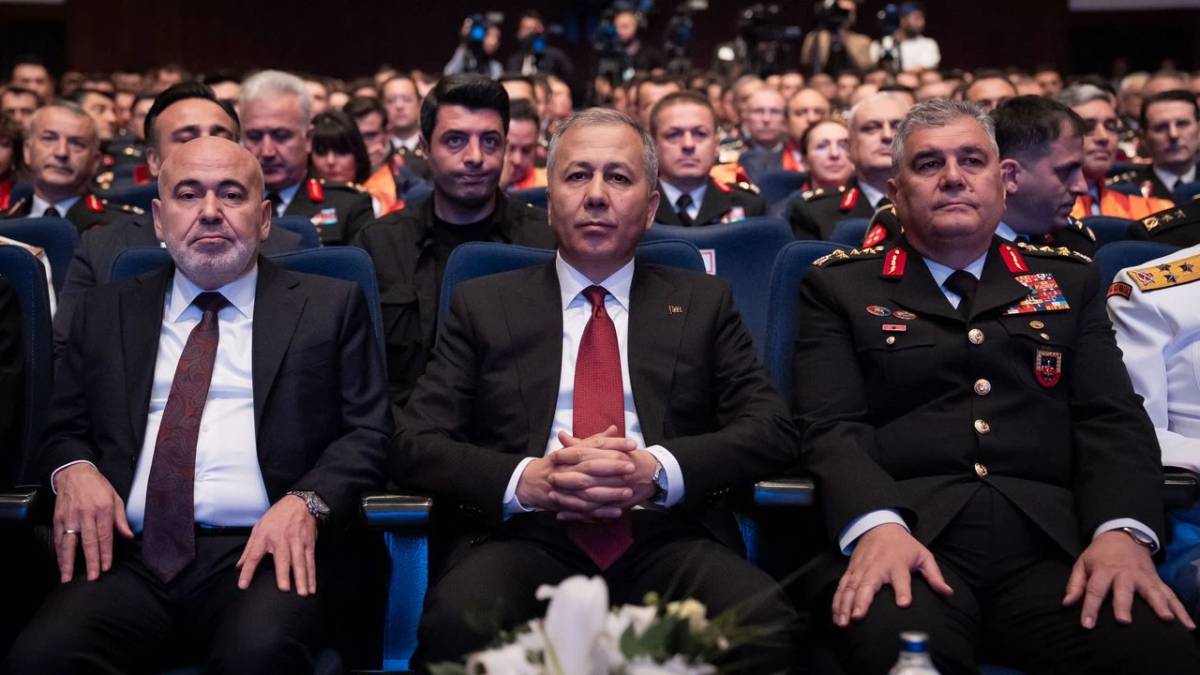 Bakan Yerlikaya’dan Akademiye Açılış Mesajı: “Liyakat ve Disiplin Vazgeçilmezimiz”