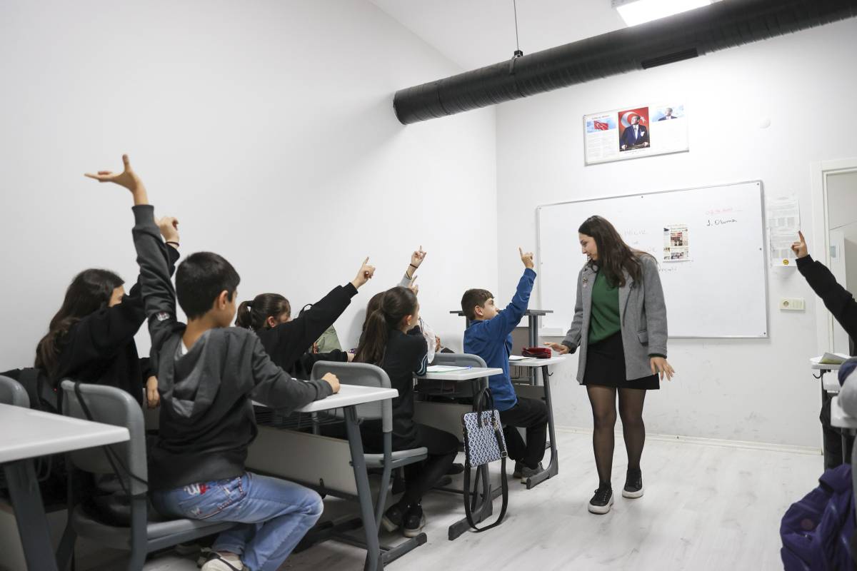 Buca Belediyesi’nden Gediz’de ücretsiz eğitim seferberliği, Çocuklara ders desteği, yetişkinlere mesleki gelişim fırsatı