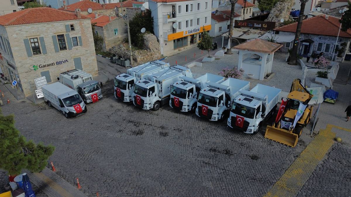 FOÇA BELEDİYESİ 2025 YILINDA ALTYAPI, KENT ESTETİĞİ VE HİZMET KAPASİTESİNİ GÜÇLENDİRDİ