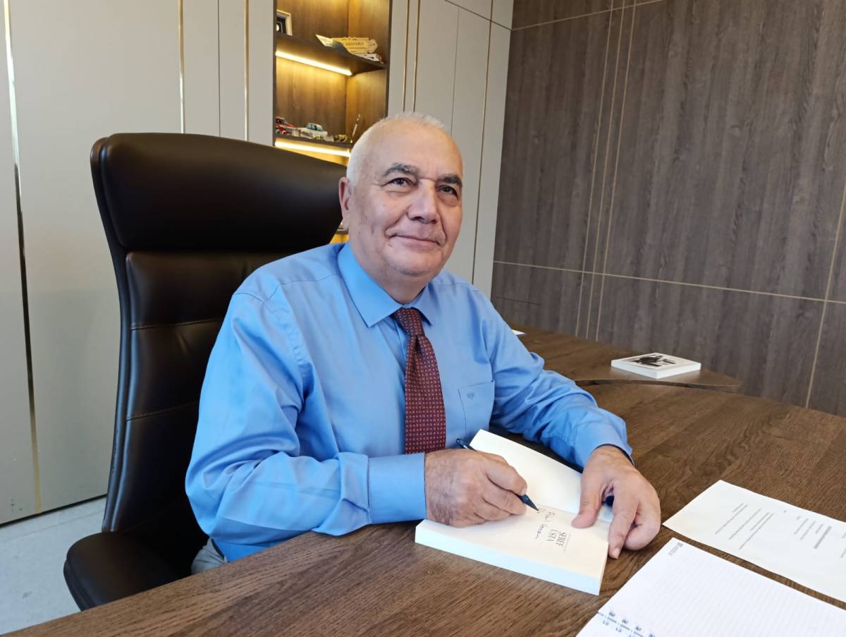 KÜTAHYA SİMAVLI ÜNLÜ SANAYİCİSi ŞEREF KAZCIOĞLU’NUN ‘ŞEREF USTA’ İSİMLİ KİTABI ÇIKTI