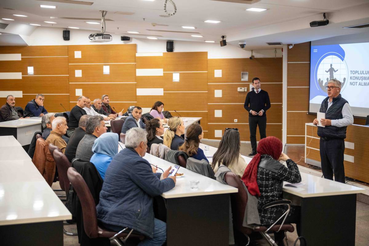 İzmirli muhtarlar Bornova Muhtarlar Akademisi’nde buluştu