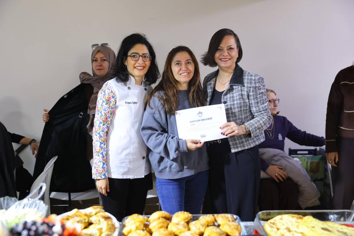 Karabağlar Mutfak Akademi’de Kadın Emeği Taçlandı
