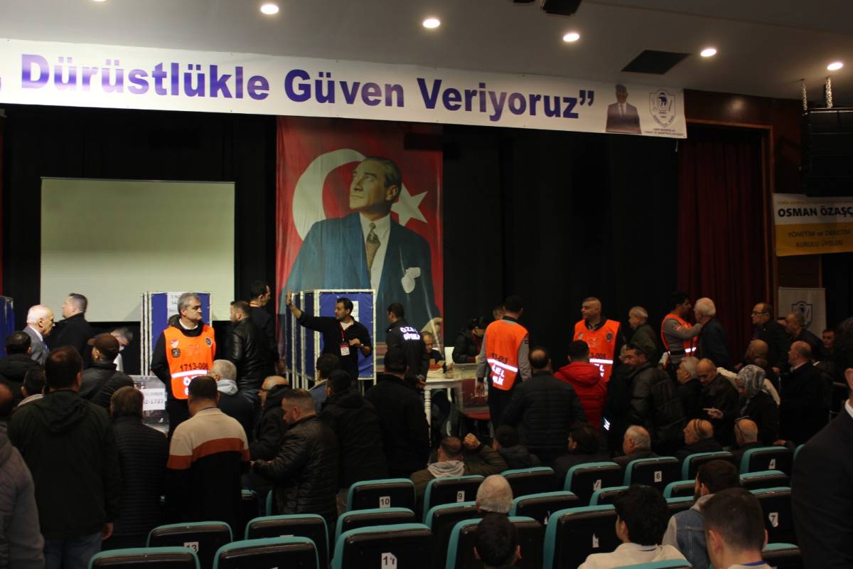 İzmir Berberler Odası’nda 