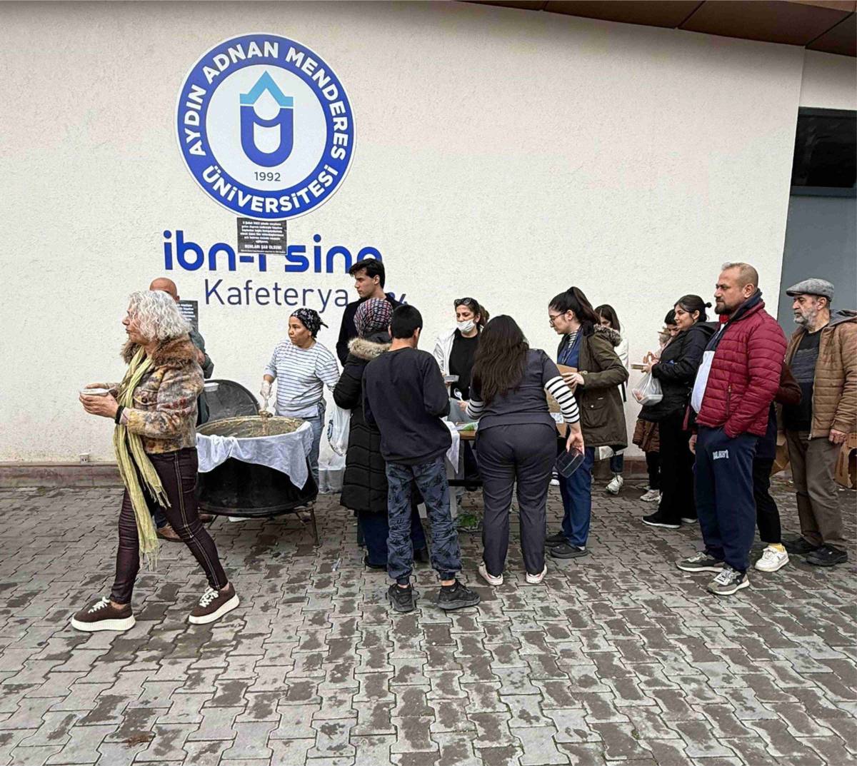 Prof. Dr. Ufuk Eryılmaz’dan deprem şehitleri için anlamlı hayır