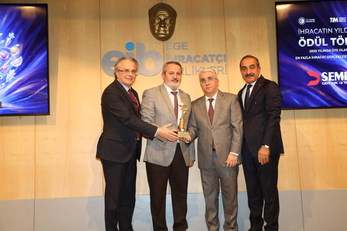 Ege Yaş Meyve Sebze İhracatçıları Birliği’nden 1,2 Milyar Dolarlık İhracata Ödül Töreni