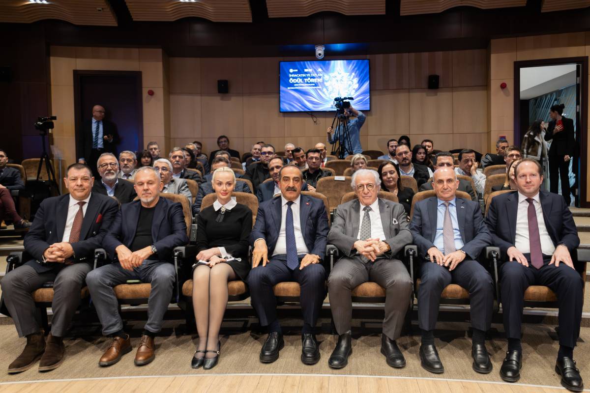 Ege Yaş Meyve Sebze İhracatçıları Birliği’nden 1,2 Milyar Dolarlık İhracata Ödül Töreni