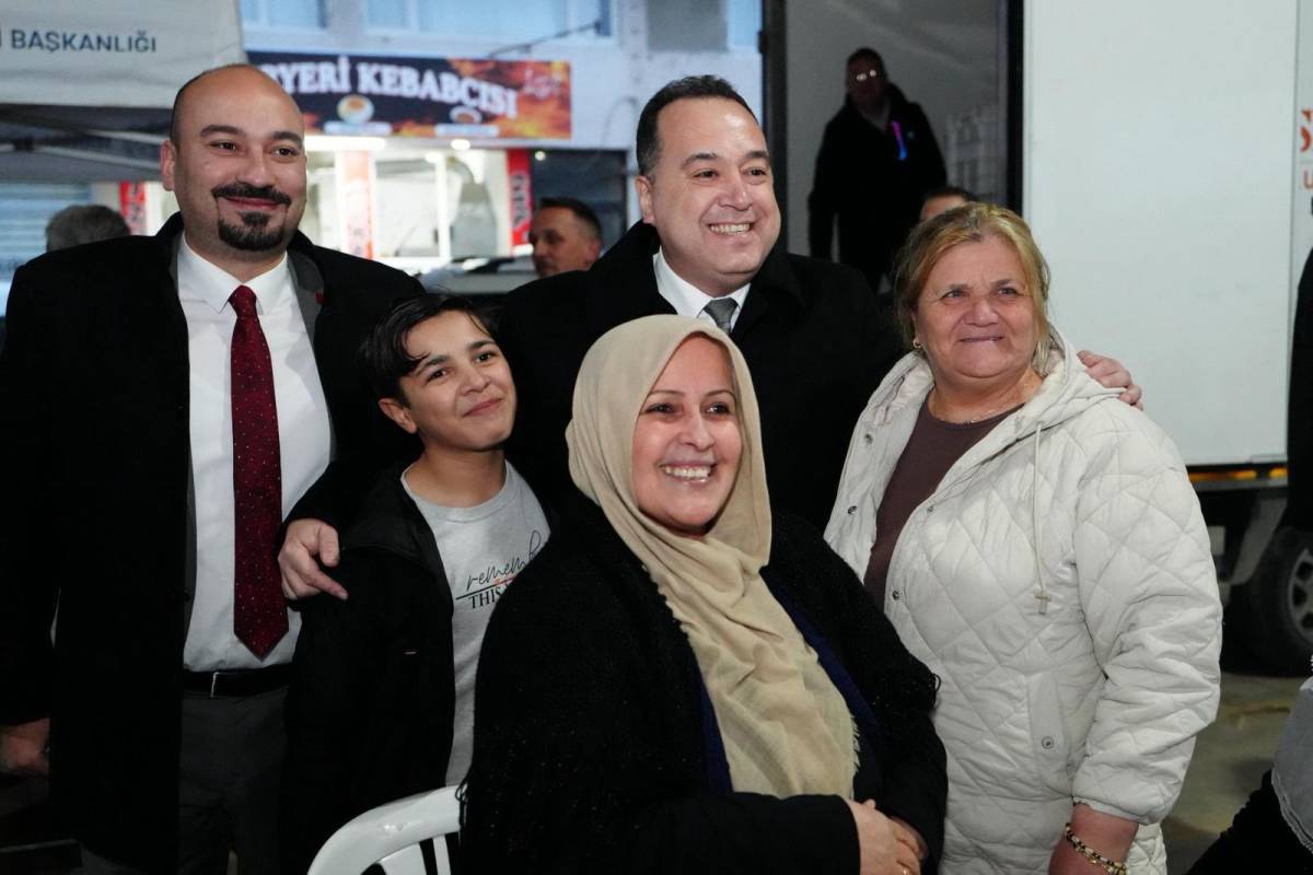 Başkan Dutlulu, Ramazan’ın Son İftarında Muradiye Sakinleriyle Buluştu