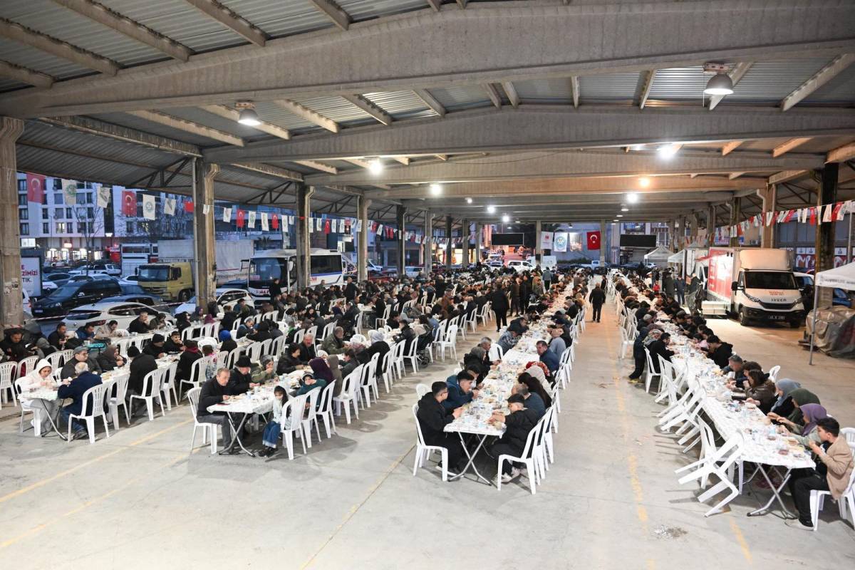 Başkan Dutlulu, Ramazan’ın Son İftarında Muradiye Sakinleriyle Buluştu