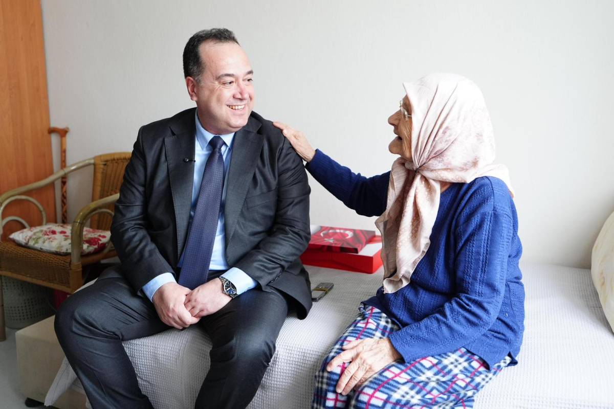 Başkan Besim Dutlulu’dan Huzurevine Bayram Ziyareti