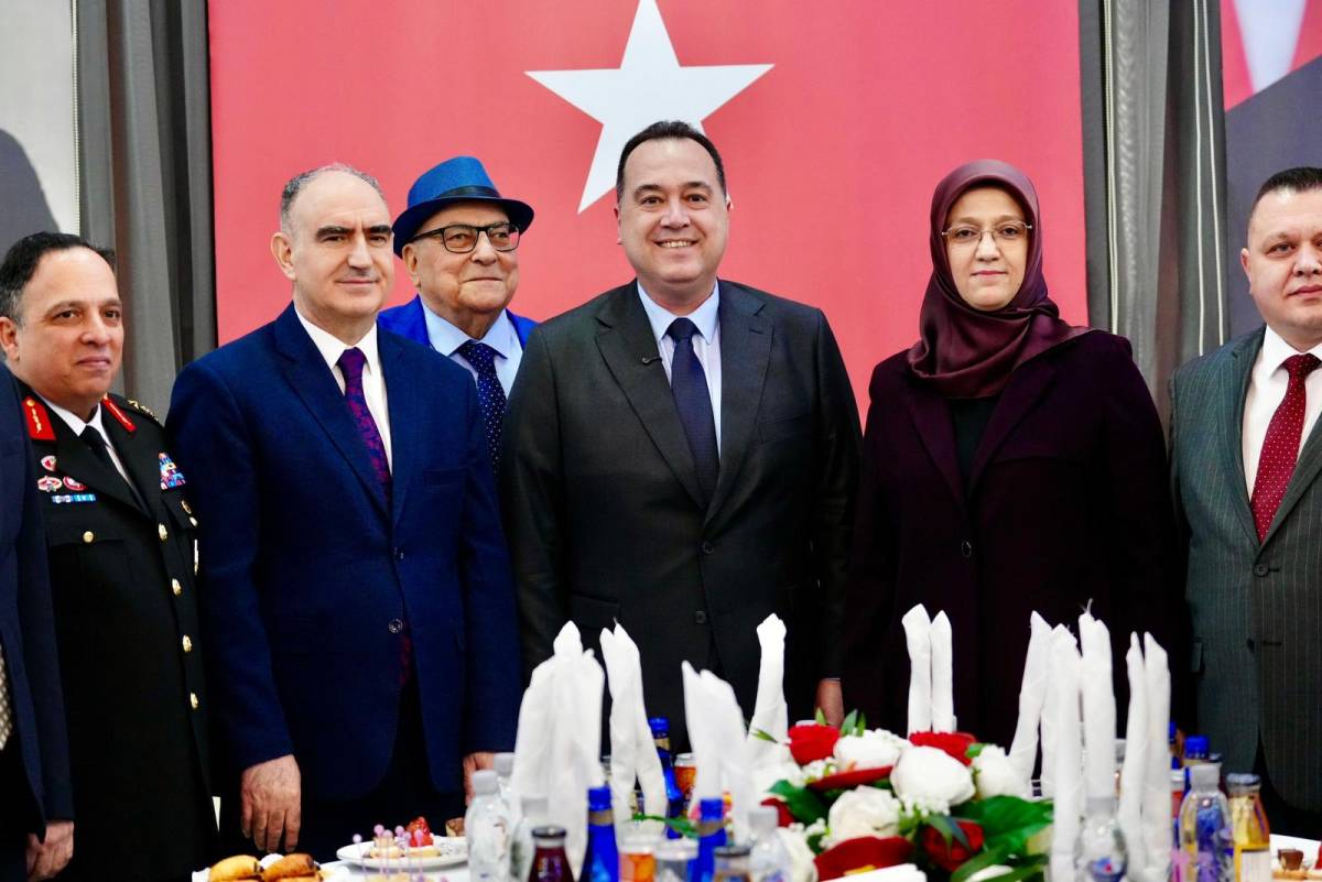 Manisa Protokolü Bayramlaşma Töreninde Bir Araya Geldi